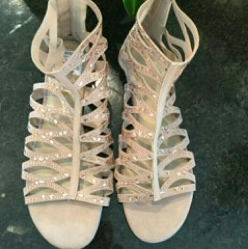 Shoes - Picture 3 of 6